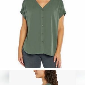 Orvis Women's Green V-Neck Button-Up Top